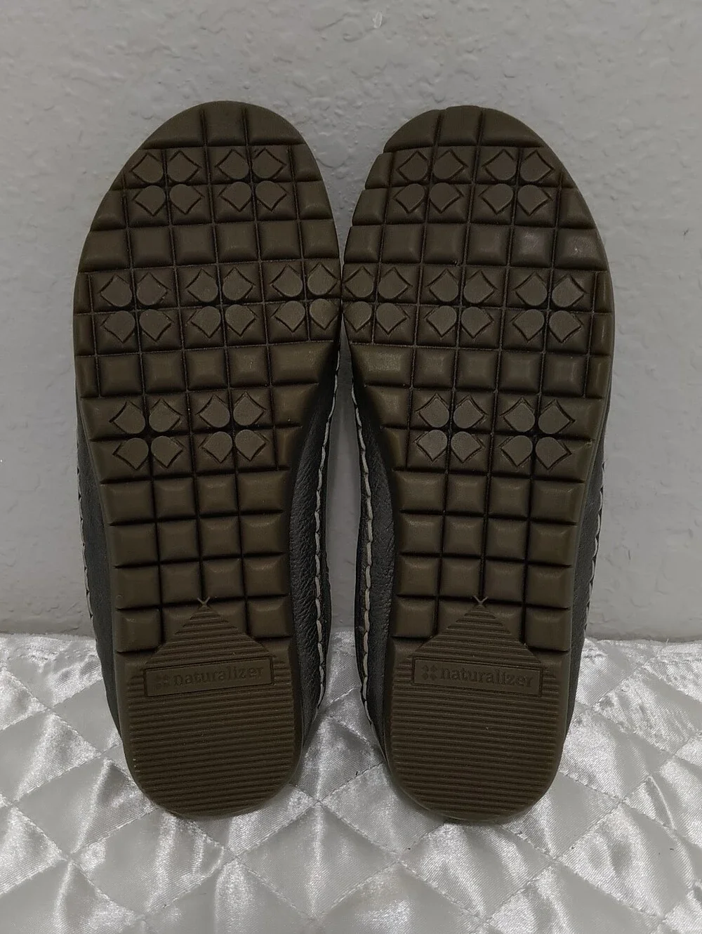 Naturalizer Girls Dark Gray Leather Slip-On Loafers